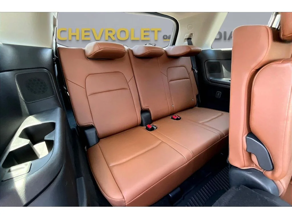 Used 2023  Nissan Platinum image 21