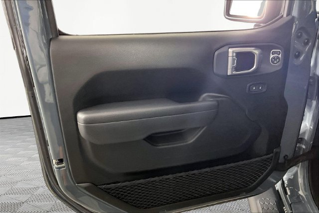 Used 2025 Gray Jeep Sport S image 18