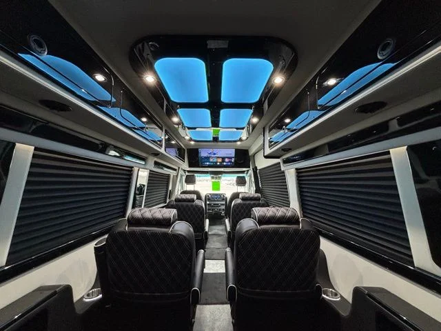 New 2026 Iridium Silver Mercedes-Benz Discovery Touring image 5
