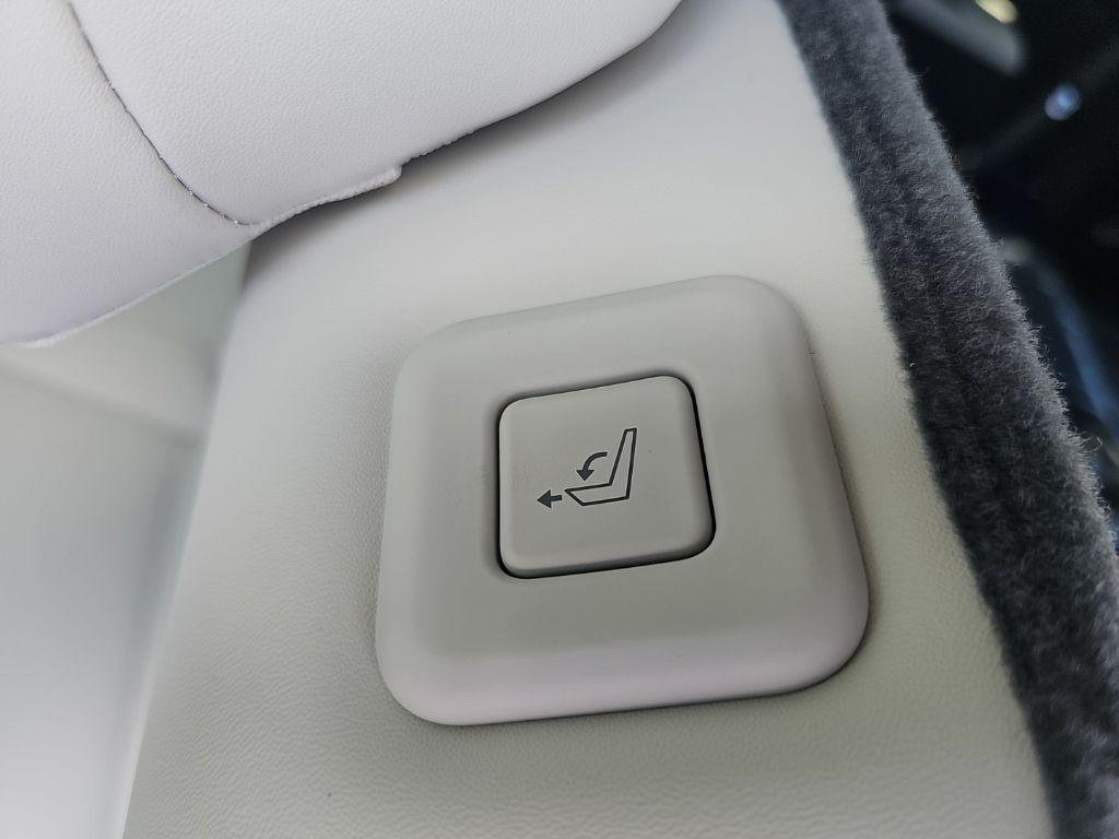 New 2026 White Hyundai SEL image 30