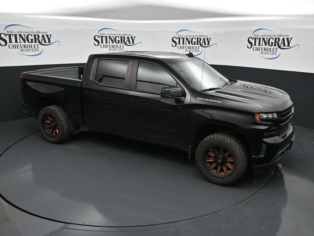 Used 2019 BLACK Chevrolet RST image 18
