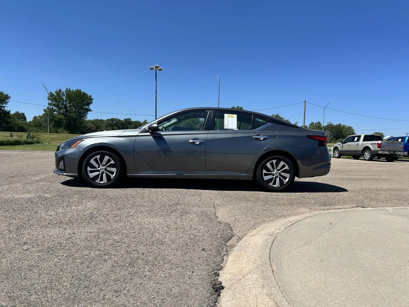 Used 2023 Gray Nissan 2.5 S image 4