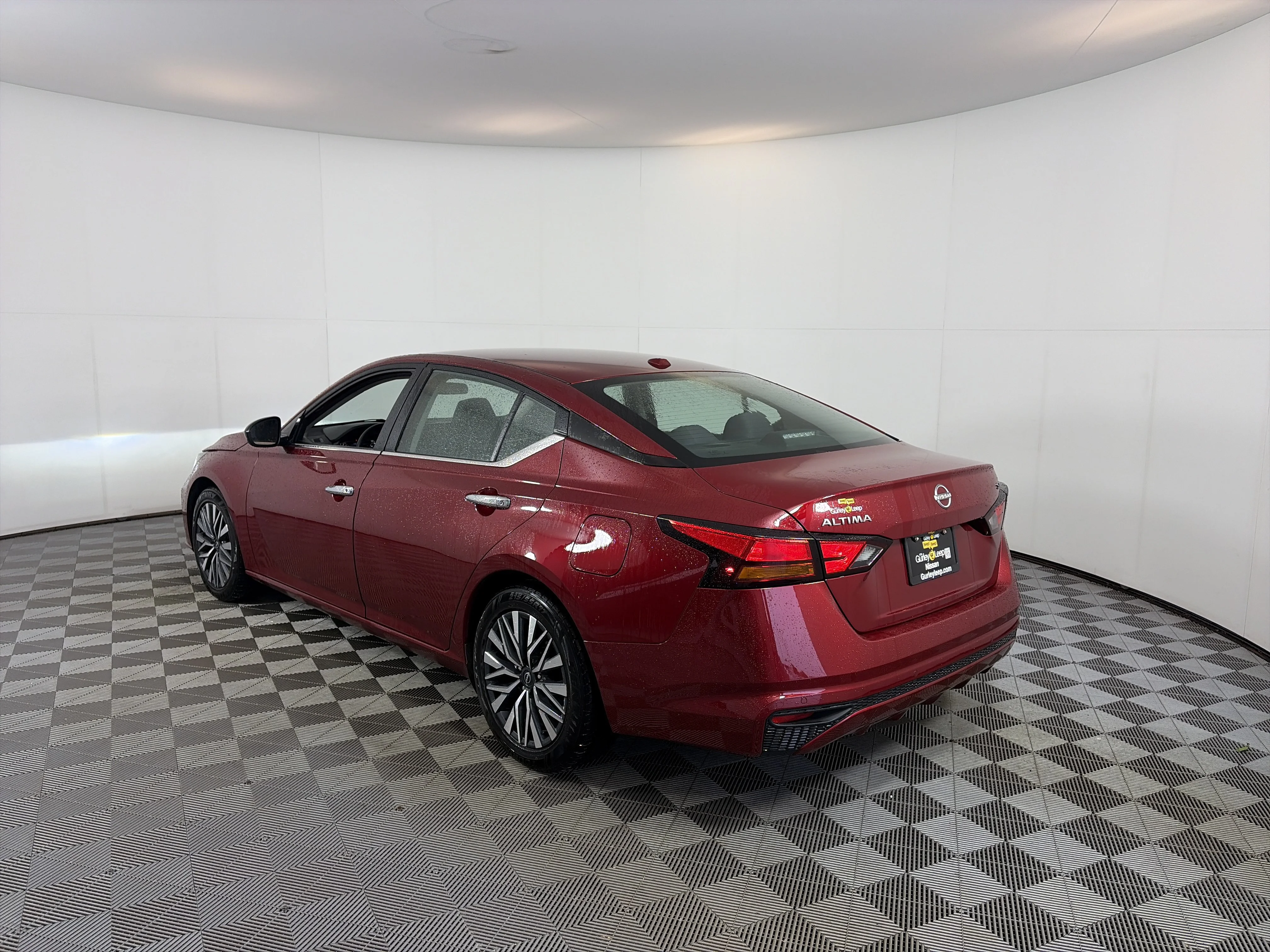 Used 2024 Scarlet Ember Nissan 2.5 SV image 9