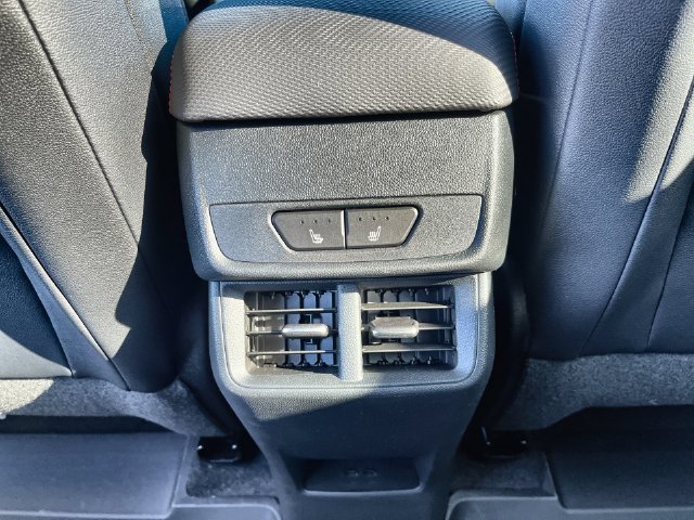 2027 Chevrolet Equinox photo 31 of 42