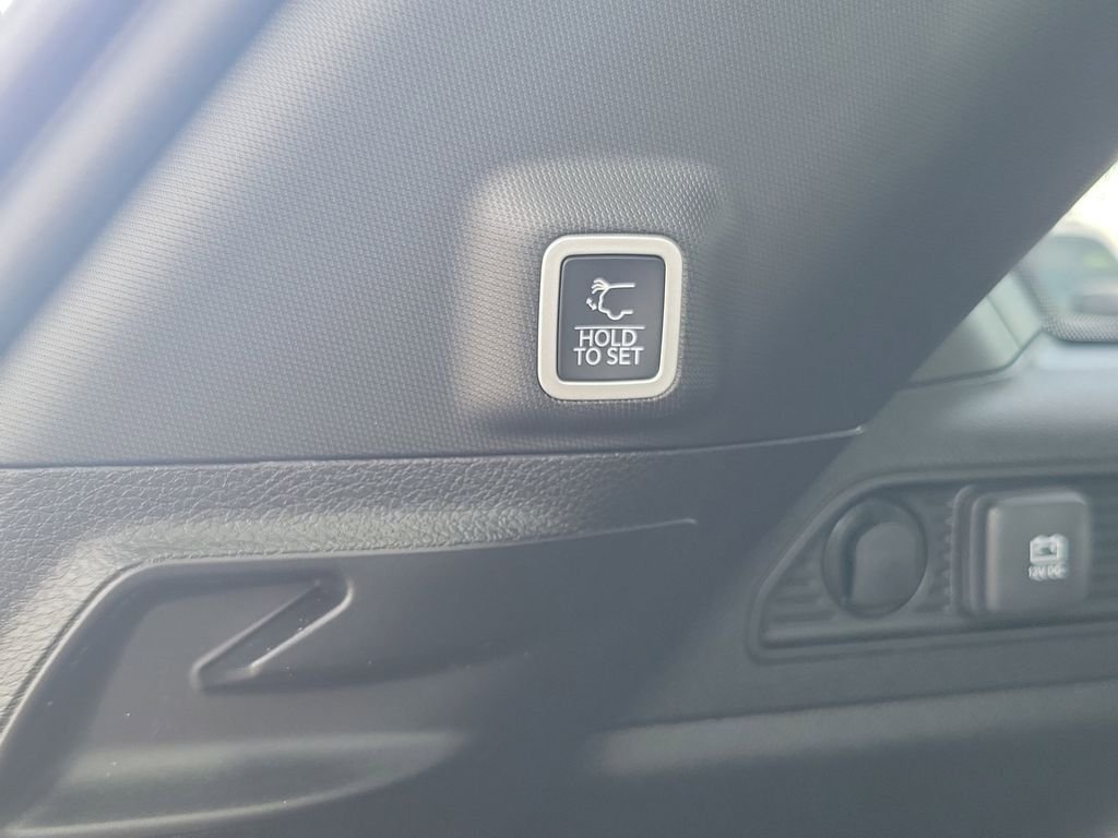 New 2026 Baltic Gray Metallic Clearcoat Jeep Laredo X image 10