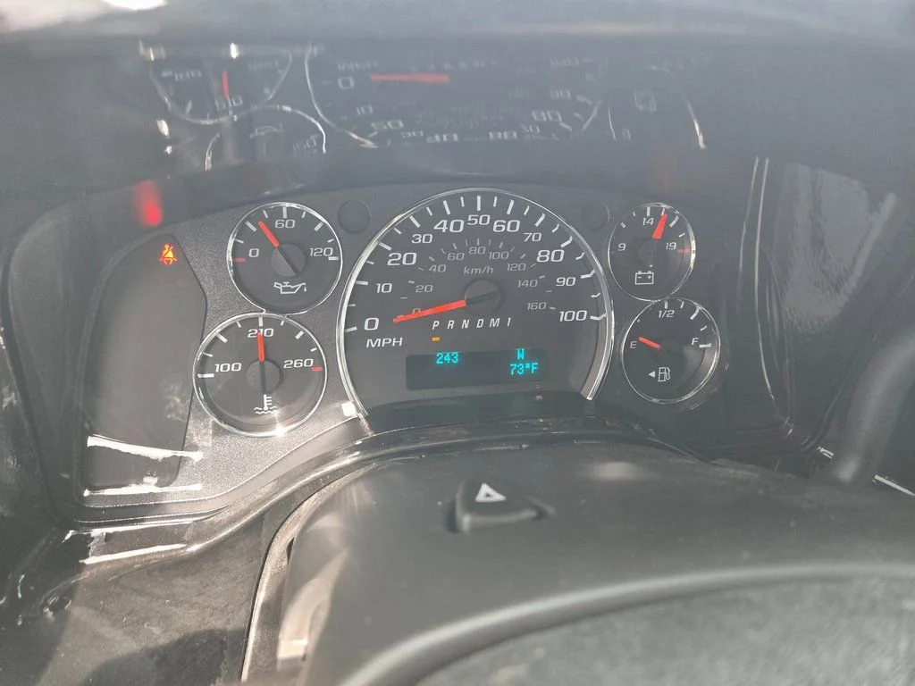 2025 GMC Savana Cargo Work Van - Photo 21