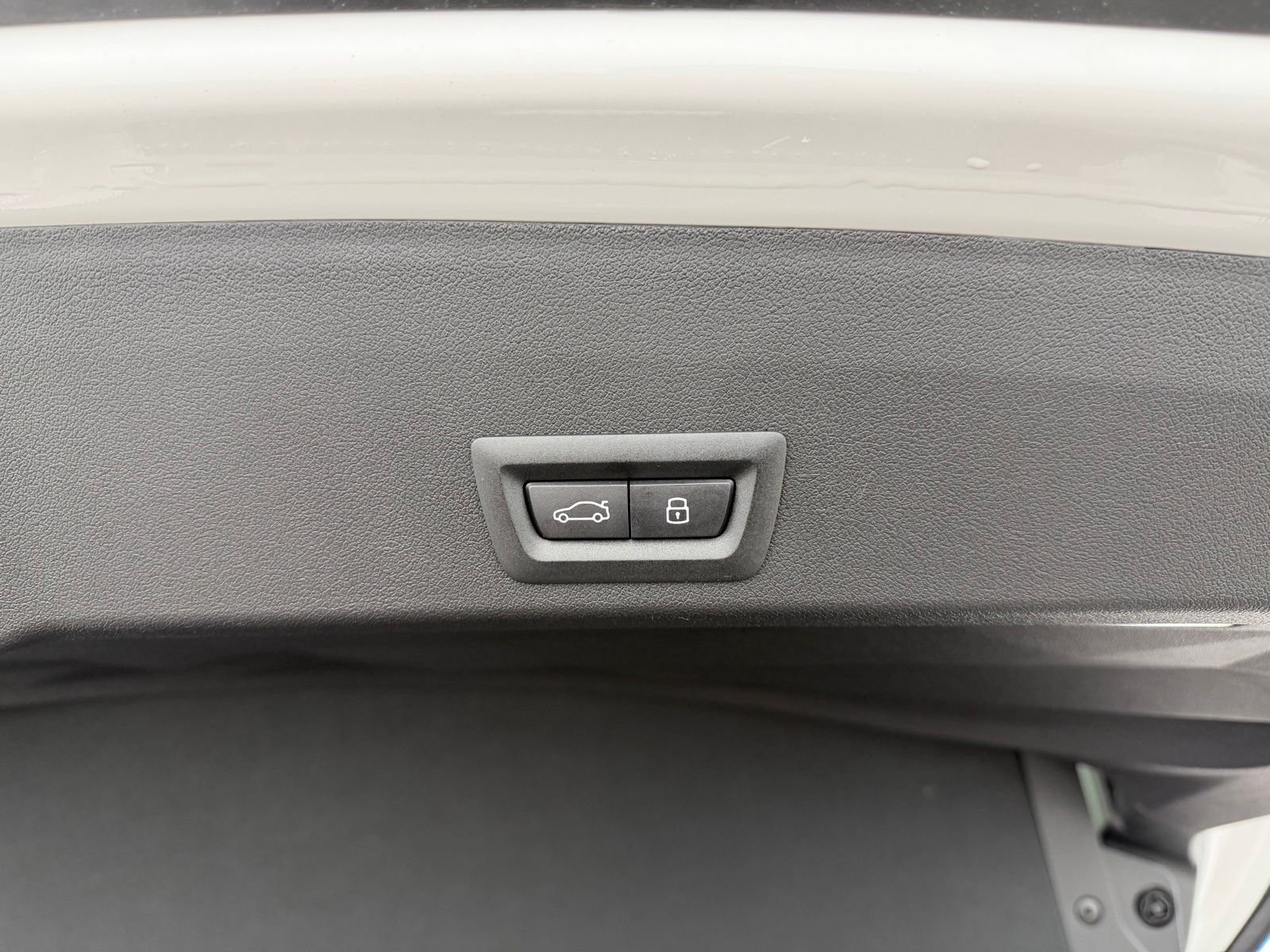 New 2026 Mineral White Metallic BMW Label image 70