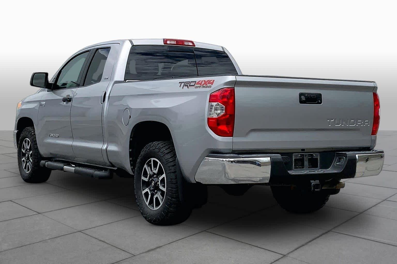 Used 2015 Silver Sky Metallic Toyota SR5 image 10