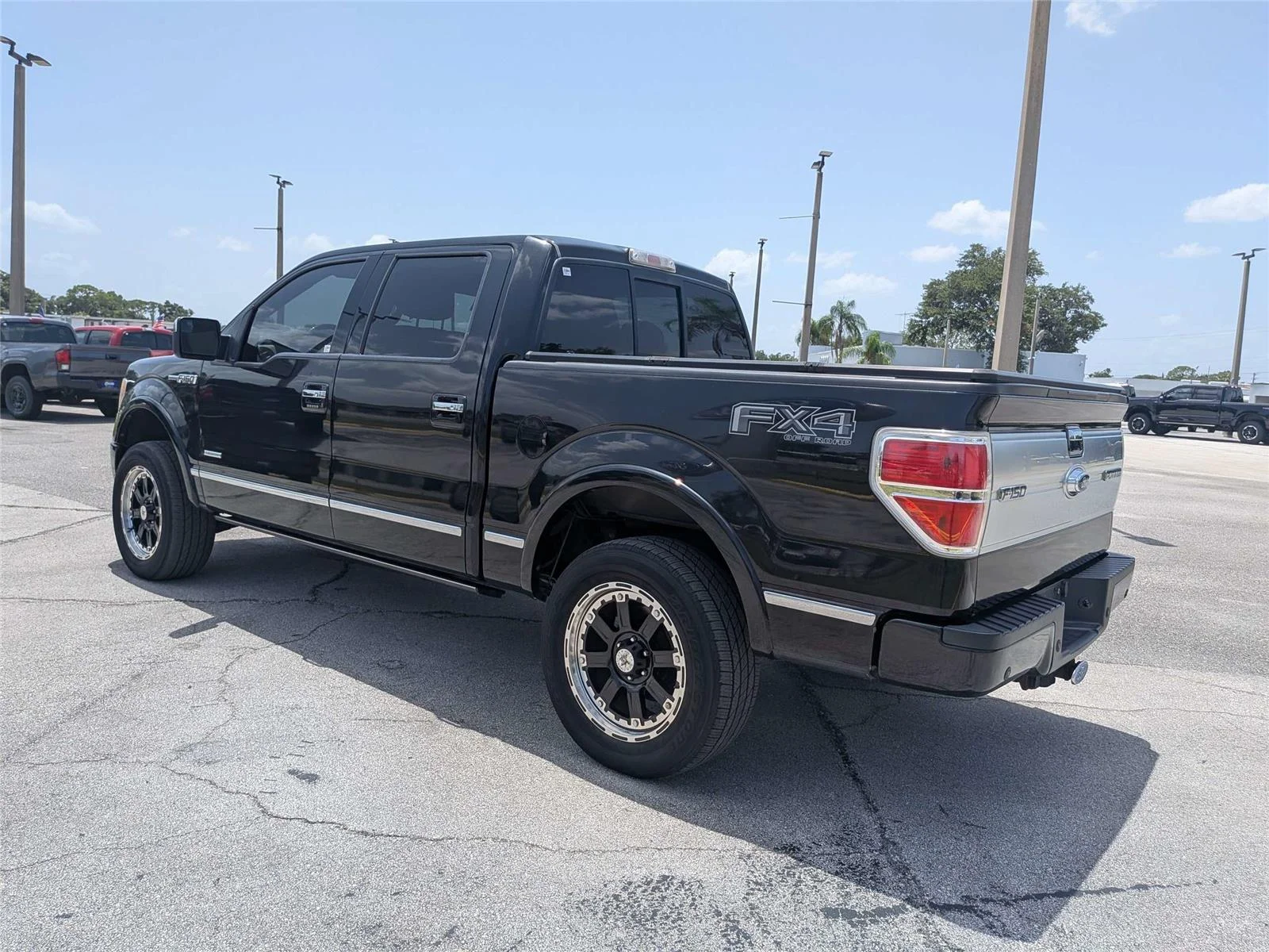 Used 2012  Ford Platinum image 5