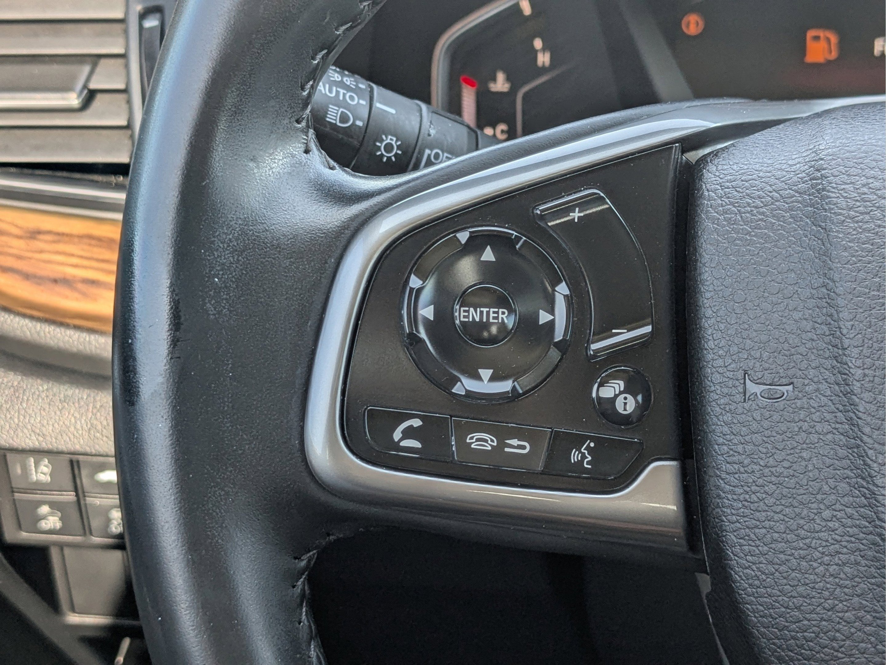 Used 2019 Modern Steel Metallic Honda Touring image 13