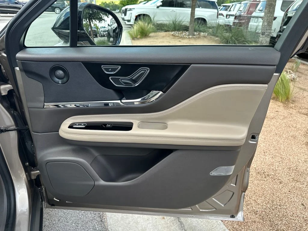 Used 2020 Brown Lincoln Reserve image 34