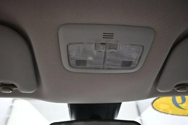 2019 Toyota Corolla LE - Photo 36