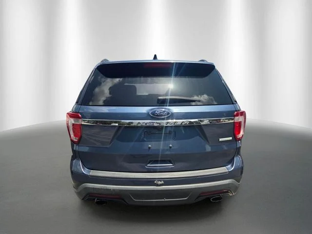 Used 2018 Blue Metallic Ford Base image 3