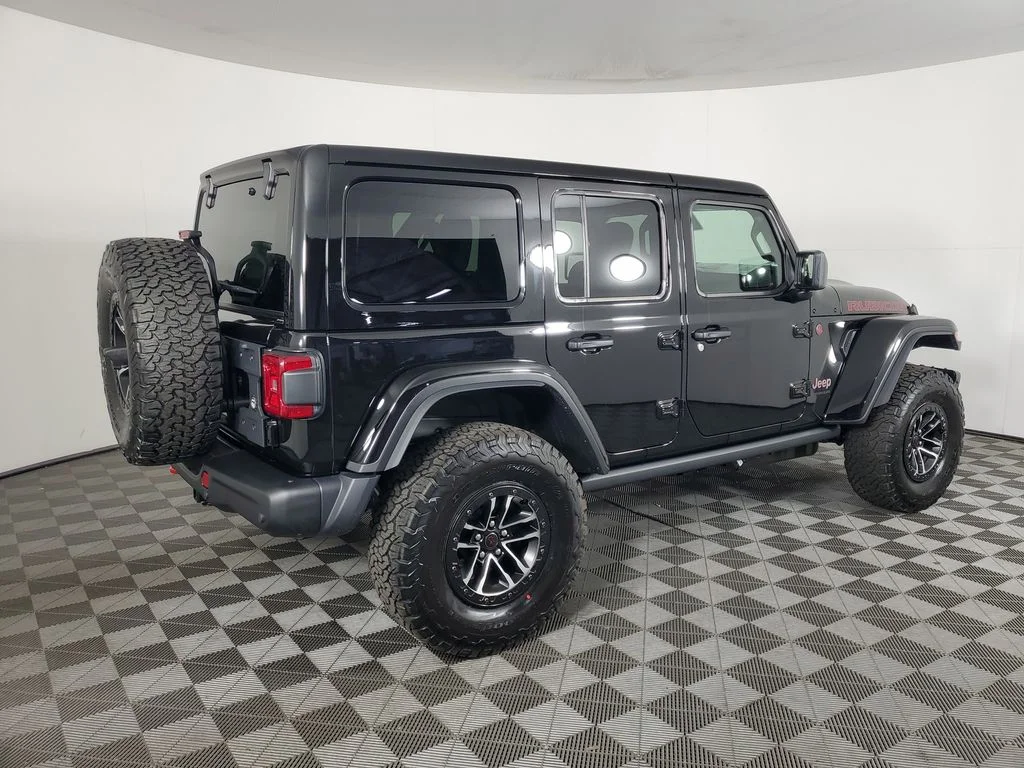 New 2026 Black Clear-Coat Exterior Paint Jeep Rubicon X image 4