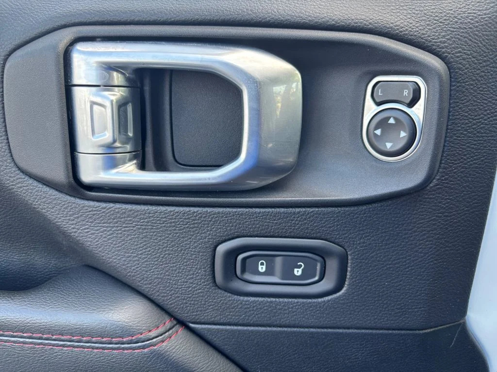 Used 2021 White Jeep Rubicon image 31