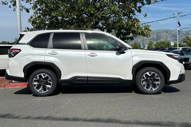 New 2026 CRYSTAL WHITE PEARL Subaru Premium image 3