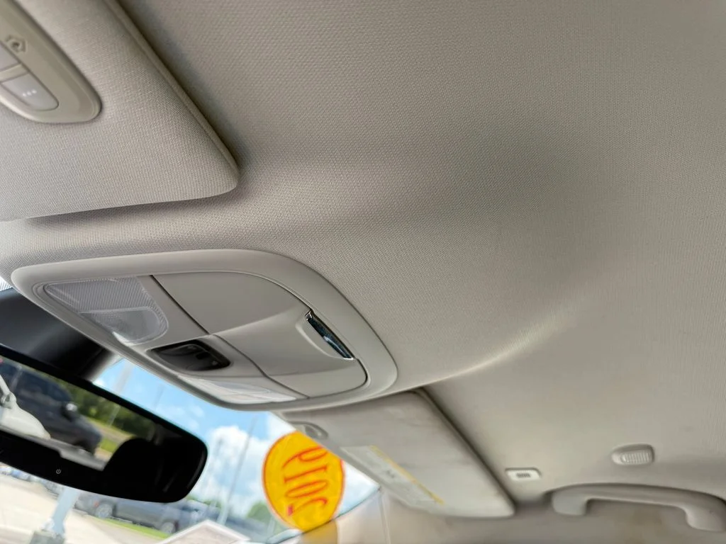 Used 2019 Silver Jeep Latitude Plus image 13