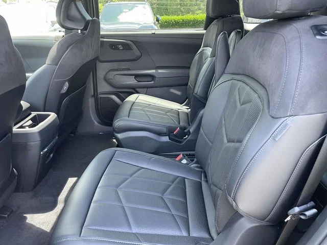New 2027 Black / Jade Kia X-Line SX Prestige image 13