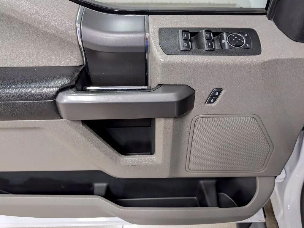 Used 2020 Oxford White Ford XLT image 13