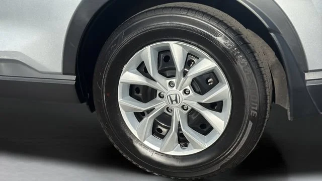 Used 2024 LUNAR SILVER METALLIC Honda LX image 37