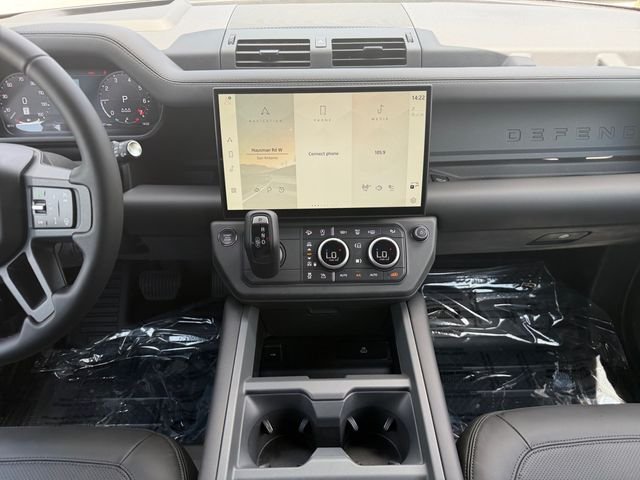 New 2026 Santorini Black Land Rover X-Dynamic SE image 15