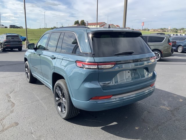 New 2027 Steel Blue Paint Jeep Limited Reserve image 3