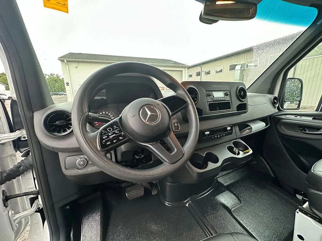Used 2022  Mercedes-Benz Cargo Van 144 in. WB image 19