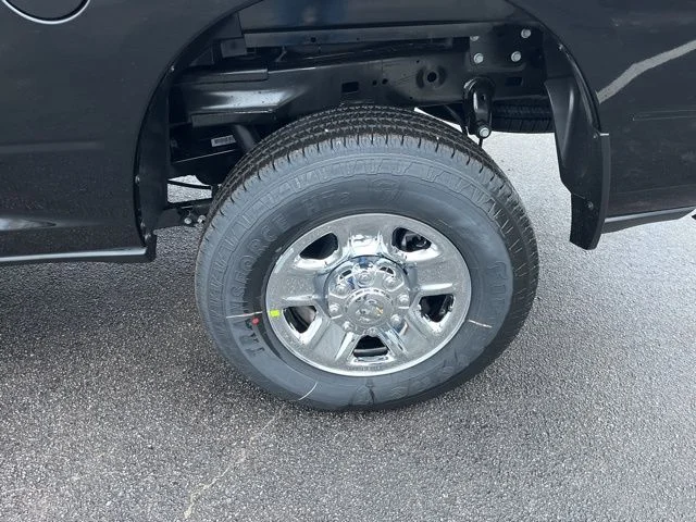 New 2026 Diamond Black Crystal Pearl-Coat Exterior Paint RAM Tradesman image 19