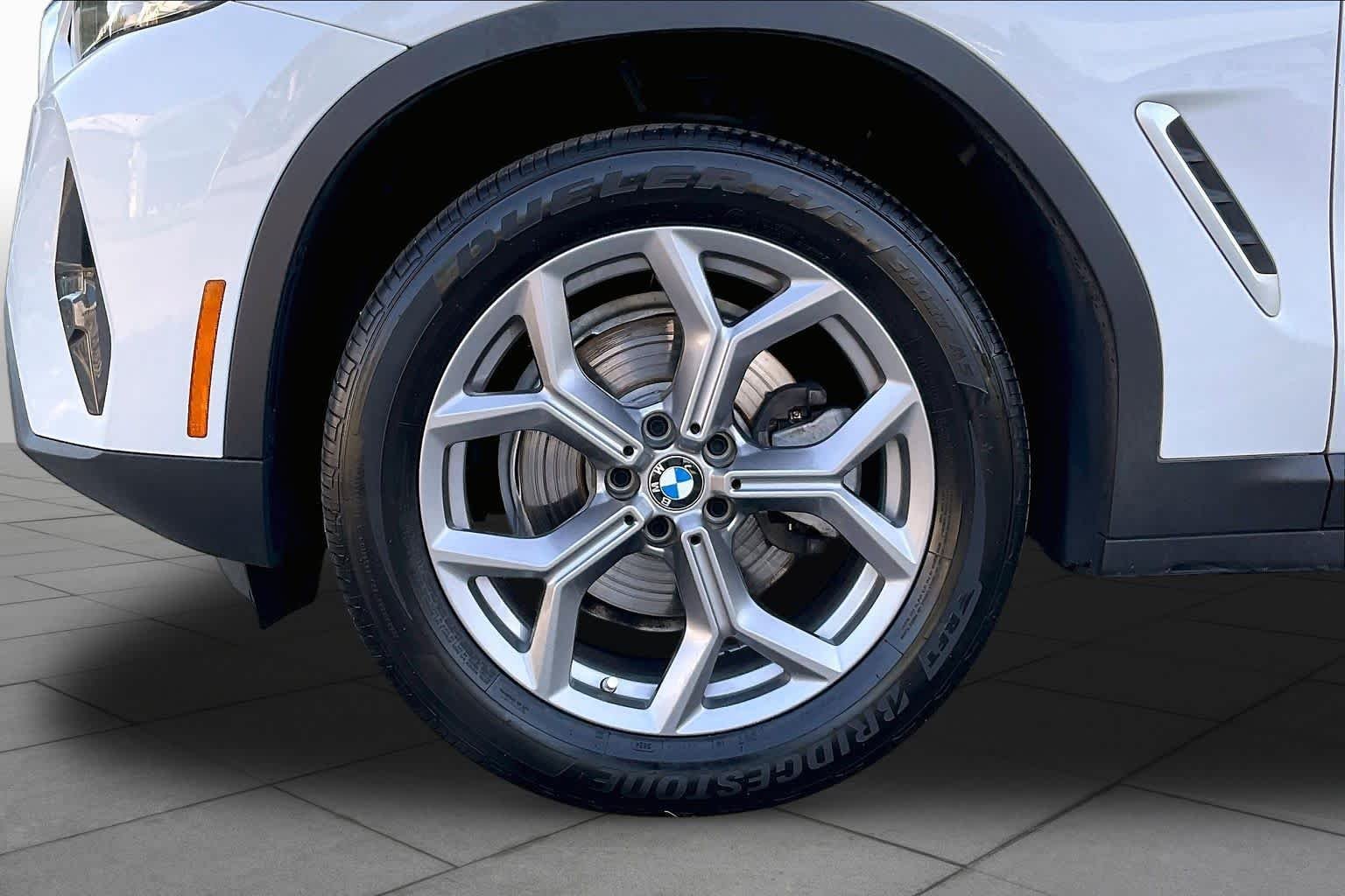 Used 2022 Mineral White Metallic BMW xDrive30i image 10