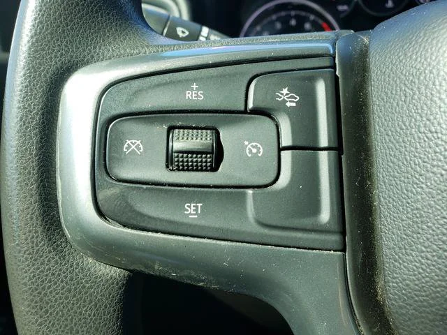 Used 2022 Silver Chevrolet Custom image 19