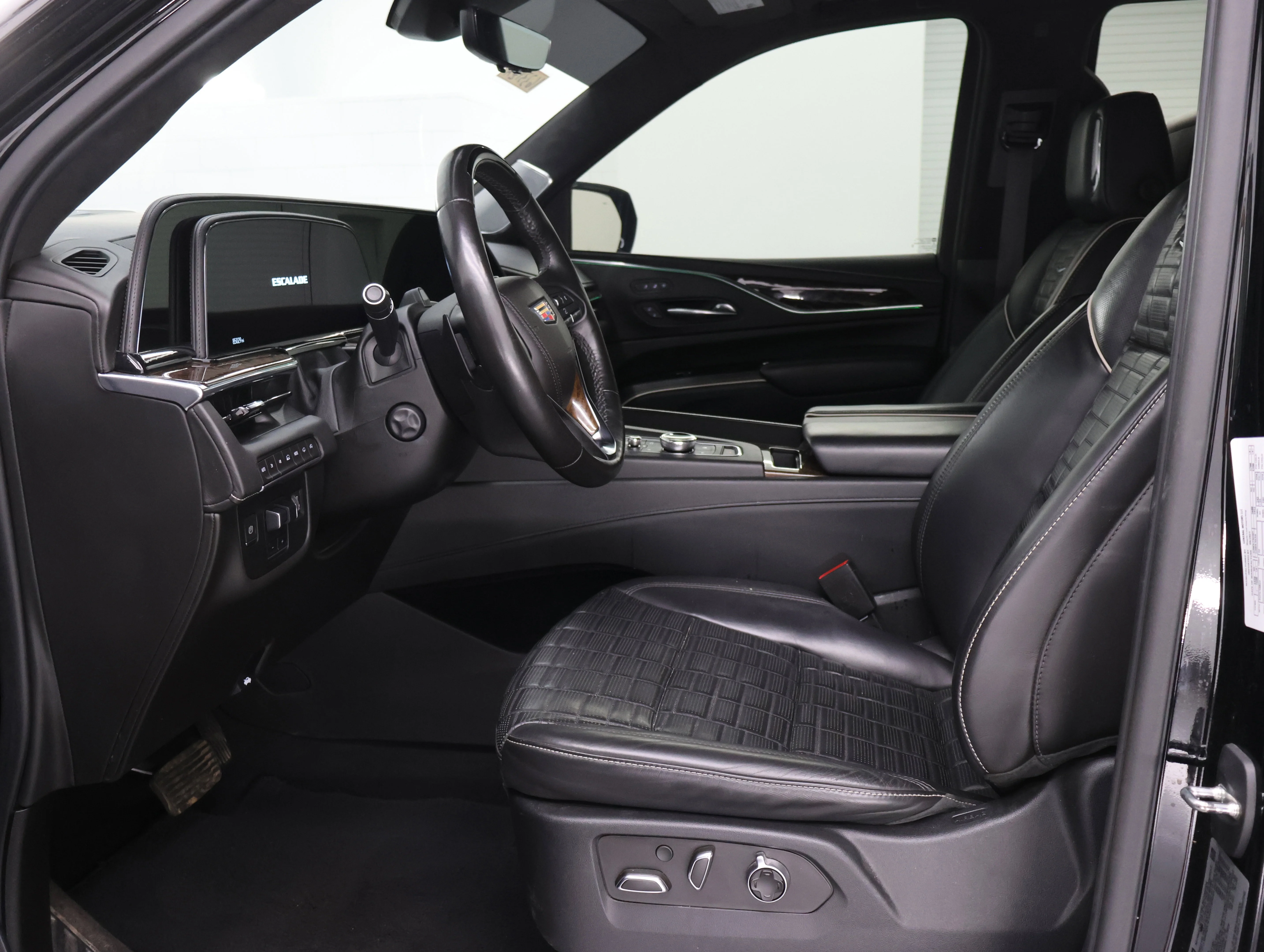 Used 2021 Black Raven Cadillac Sport Platinum image 7