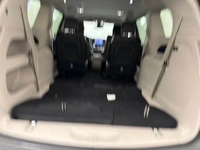 Used 2022 White Chrysler Touring L image 31