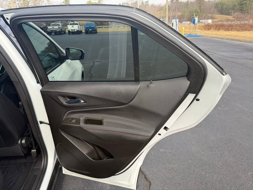 Used 2024 Summit White Chevrolet RS image 39