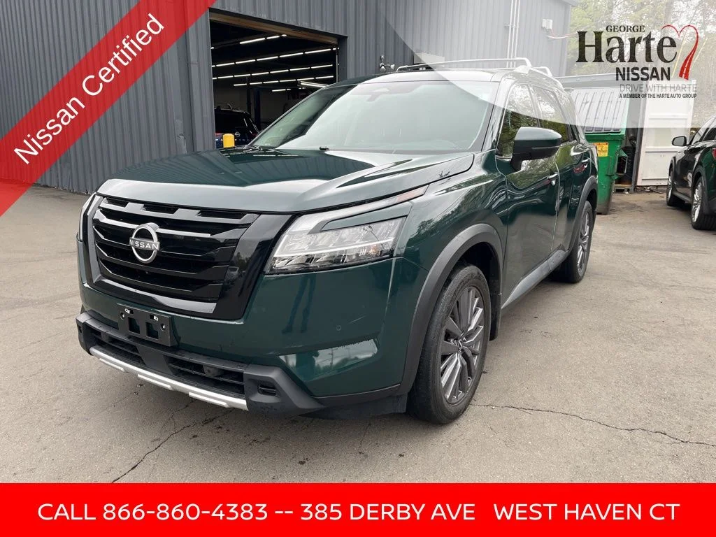 2024 Nissan Pathfinder SL 4WD's photo