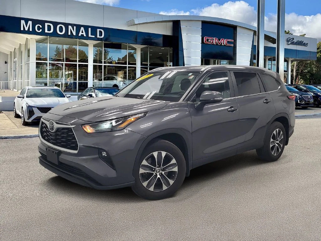 2024 Toyota Highlander LE