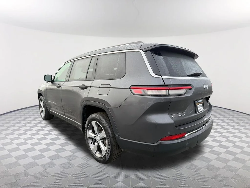 Used 2022 Gray Jeep Limited image 7