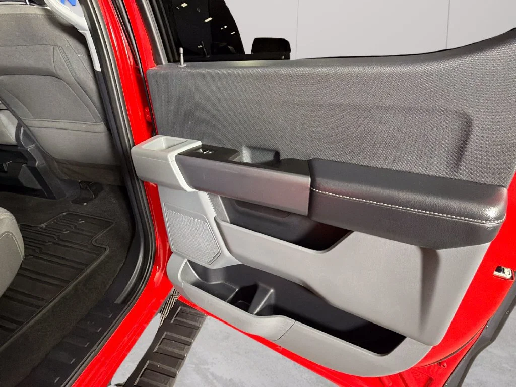 Used 2021  Ford XL image 33