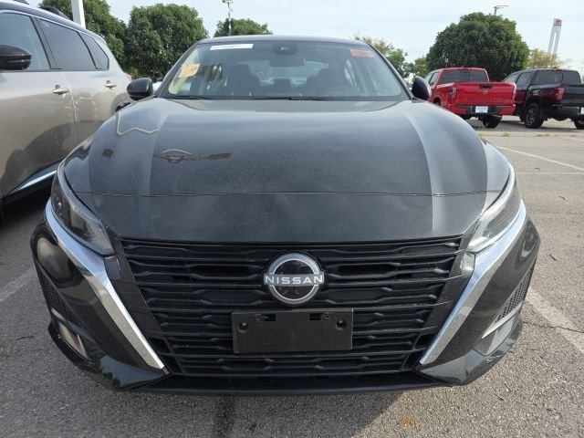 Used 2025 Black Nissan 2.5 SV image 2