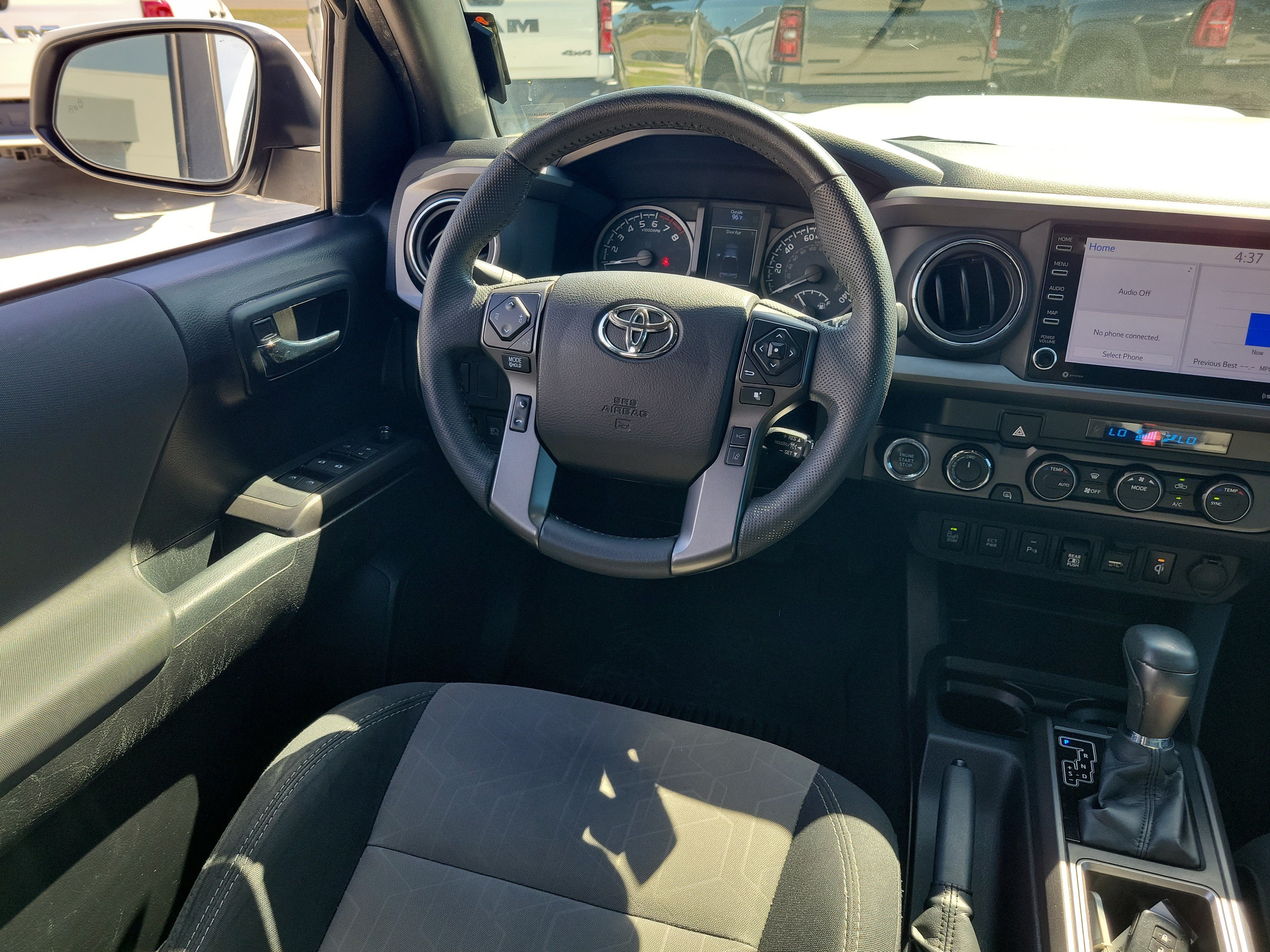 Used 2022 White Toyota SR image 16