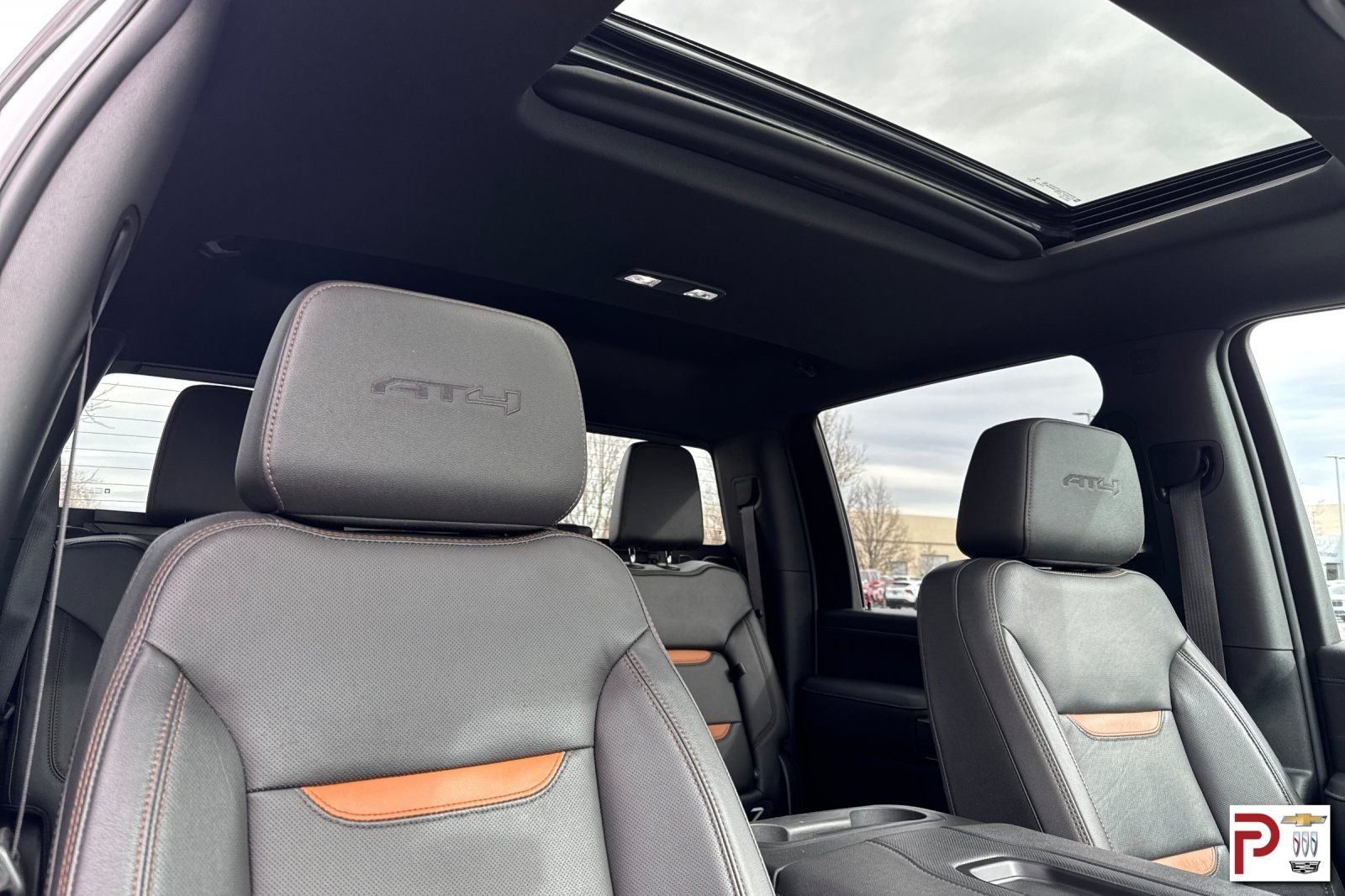 Used 2022 White GMC AT4 image 18