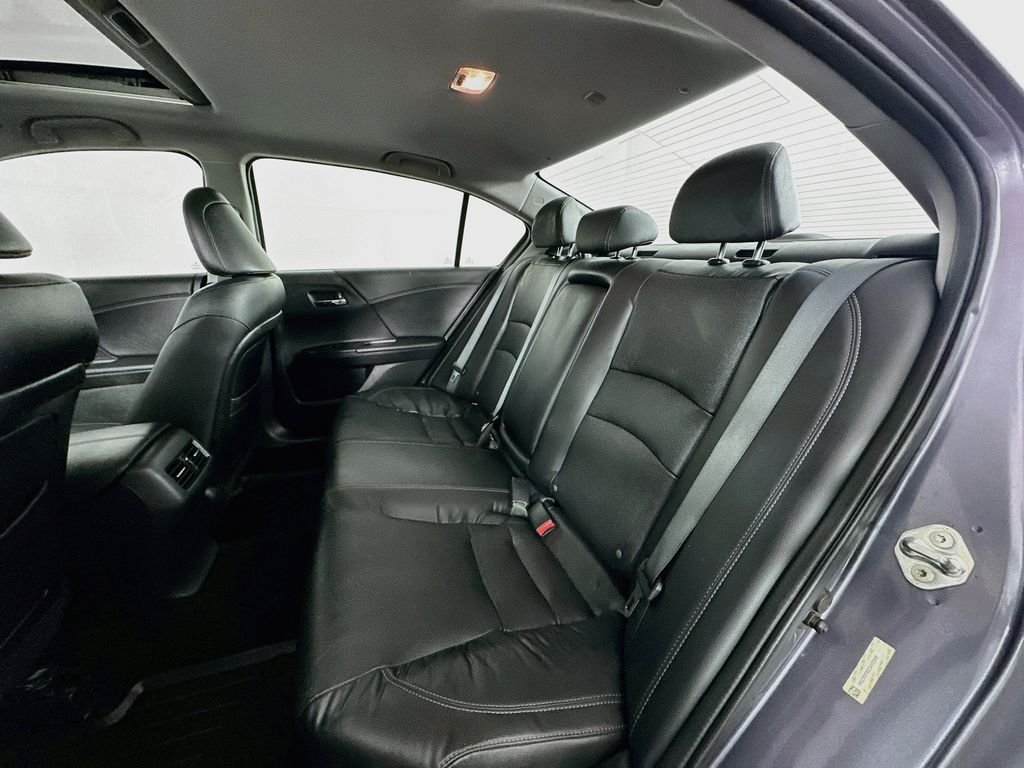 Used 2013  Honda EX-L image 25