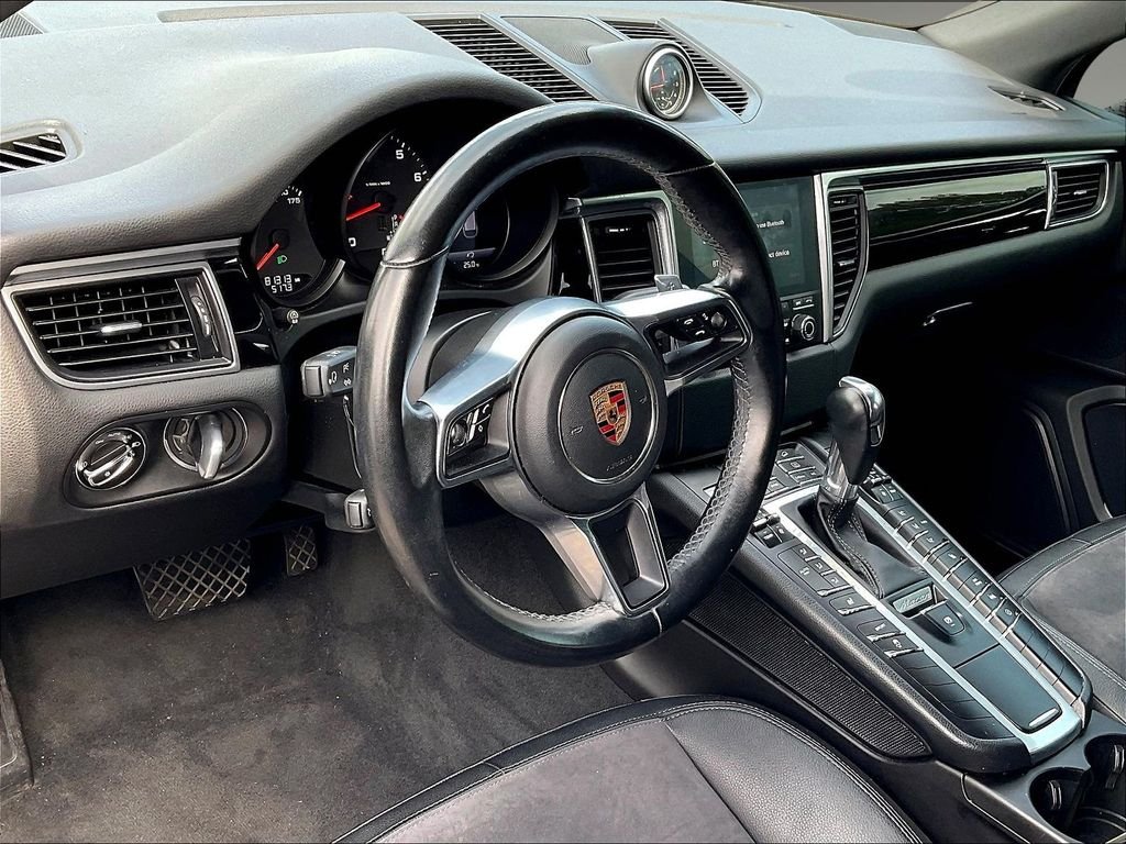 Used 2018 Black Porsche Base image 8