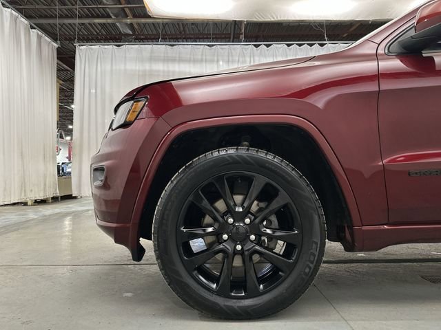 Used 2019 Red Jeep Altitude 4x4 image 21