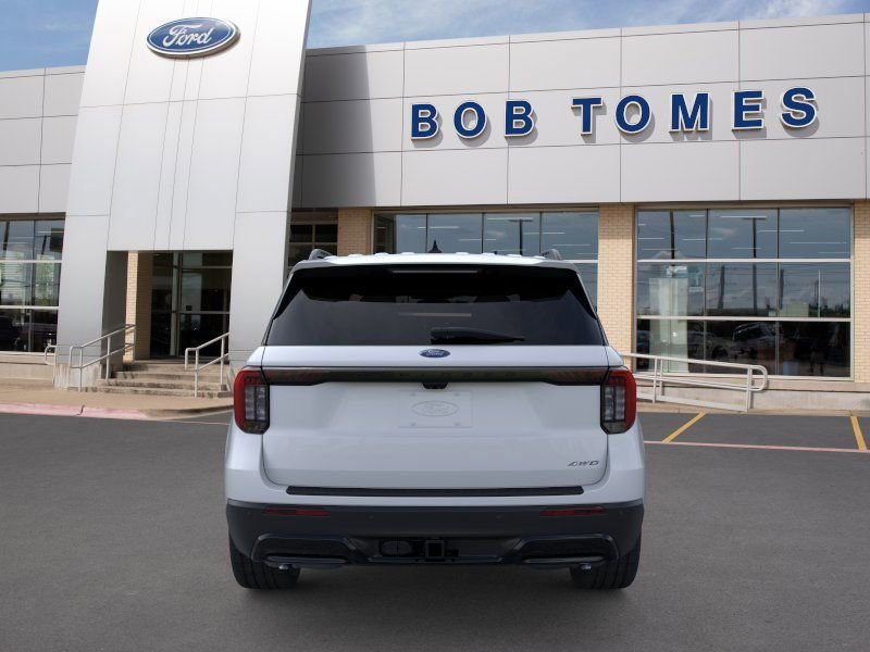 New 2026 Space White Metallic Ford ST-Line image 6