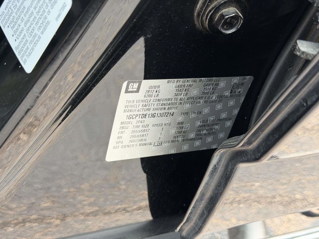 Used 2016 Black Chevrolet Z71 image 25