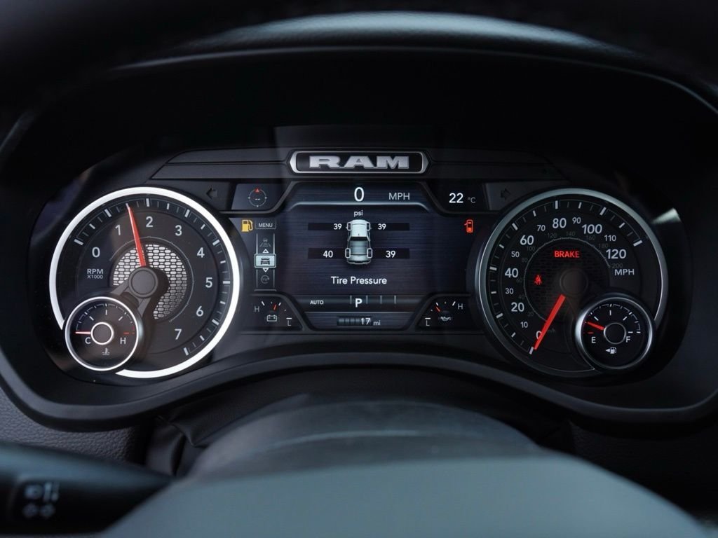 New 2026 Bright White Clear-Coat Exterior Paint RAM Big Horn Night Edition image 28