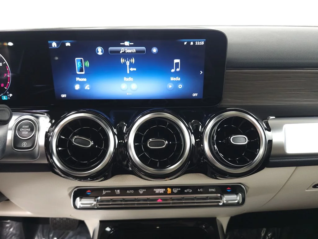 Certified Used 2026 Polar White Mercedes-Benz GLB 250 image 15