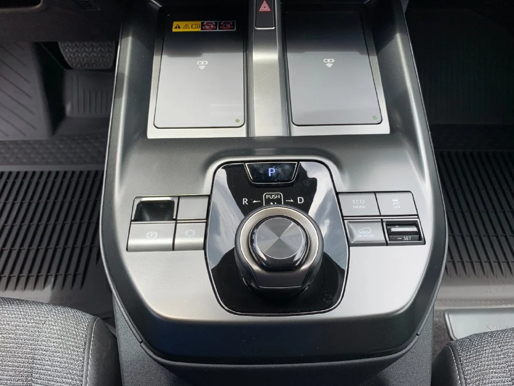 Used 2026  Toyota XLE image 25