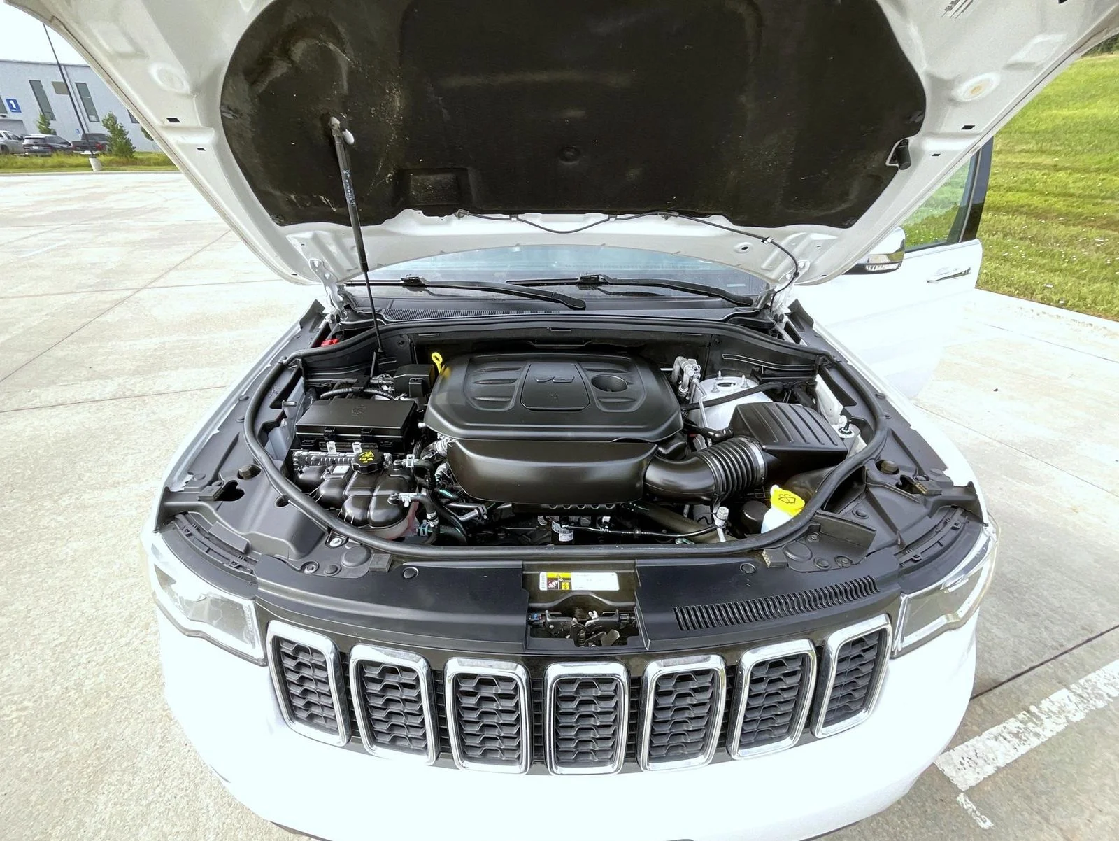 Used 2020 White Jeep Limited image 24