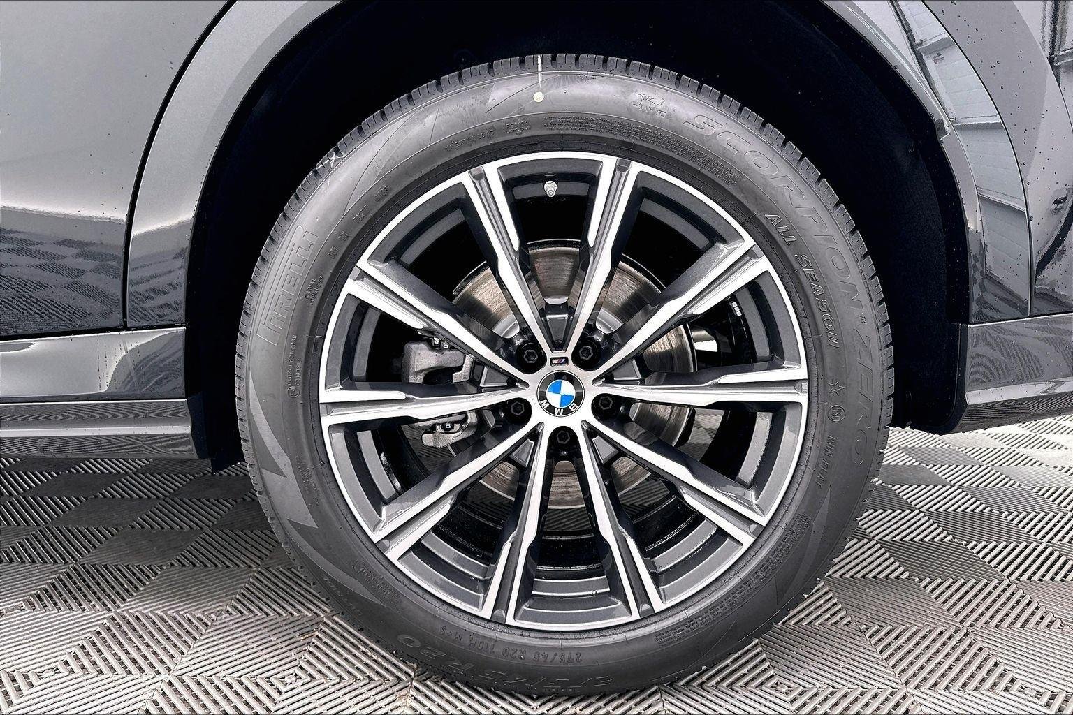 New 2026 Black Sapphire Metallic BMW xDrive40i image 19